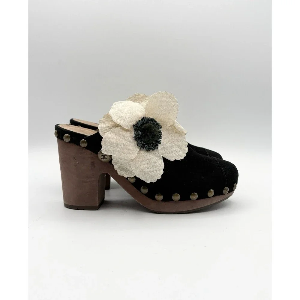 Chanel Black Suede Clogs White Floral Camelia Applique CC Logo Y2K Sz EU 36.5